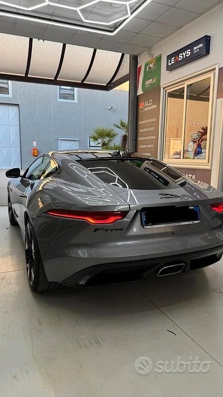 Usata Jaguar F-Type 300 CV (220 kW) 2021 Grigio Coupé