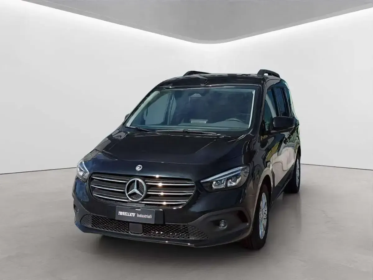 Nuova Mercedes 180 Premium 116 CV (85 kW) 2026 Nero loparite Berlina
