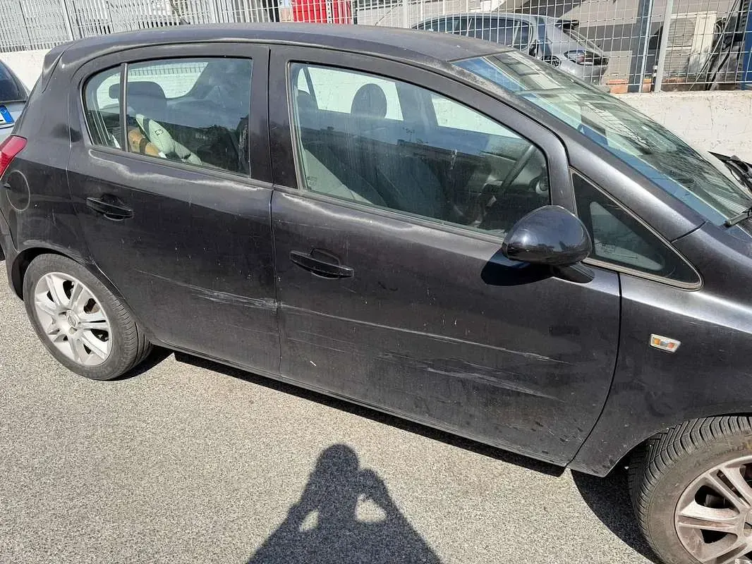 Usata Opel Corsa Cosmo 75 CV (55 kW) 2008 Nero Utilitaria