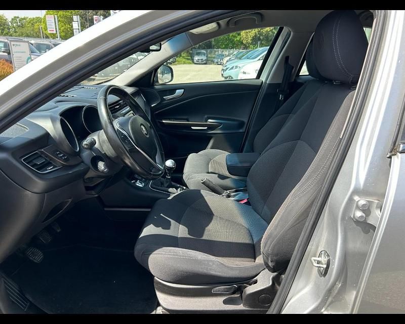 Usata Alfa Romeo Giulietta Super 120 CV (88 kW) 2016 Grigio Utilitaria