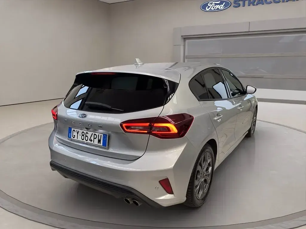 Usata Ford Focus ST-Line 116 CV (85 kW) 2025 Grigio metallizzato Berlina
