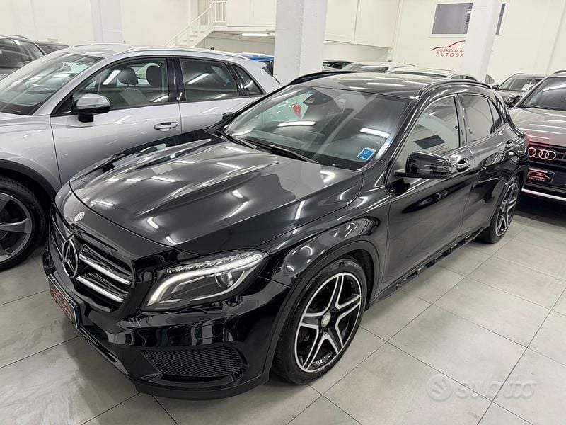 Usado Mercedes GLA200 Premium 136 CV (100 kW) 2016 Negro SUV
