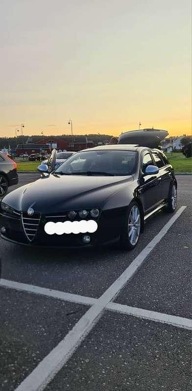 Usata 2009 Alfa Romeo 159 Tre volumi | 2200 € (Super prezzo) - Immagine 1/4