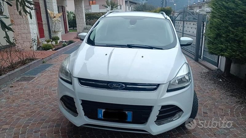Usata Ford Kuga 140 CV (102 kW) 2014 Bianco SUV