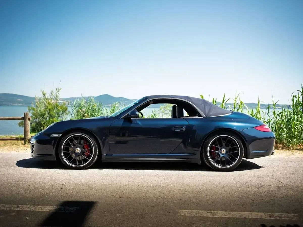 Usata Porsche 997 480 CV (353 kW) 2011 N4 blu scuro met. Cabrio