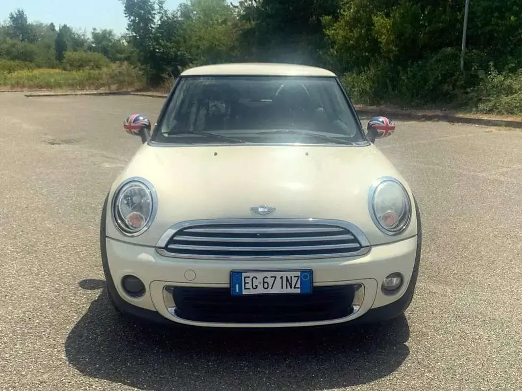 Usata Mini ONE 75 CV (55 kW) 2011 Bianco Utilitaria