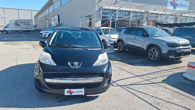 Usata Peugeot 107 Access 68 CV (50 kW) 2012 Nero Utilitaria