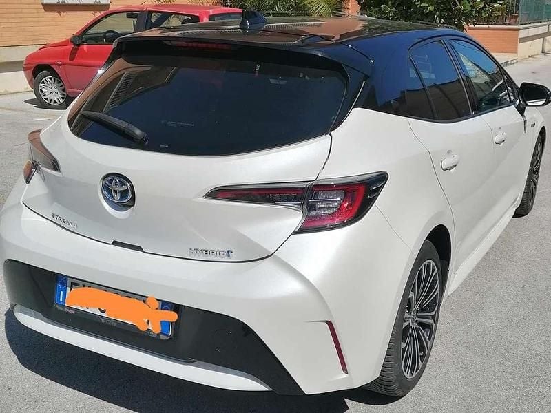 Usata Toyota Corolla Style 98 CV (72 kW) 2019 Bianco Berlina
