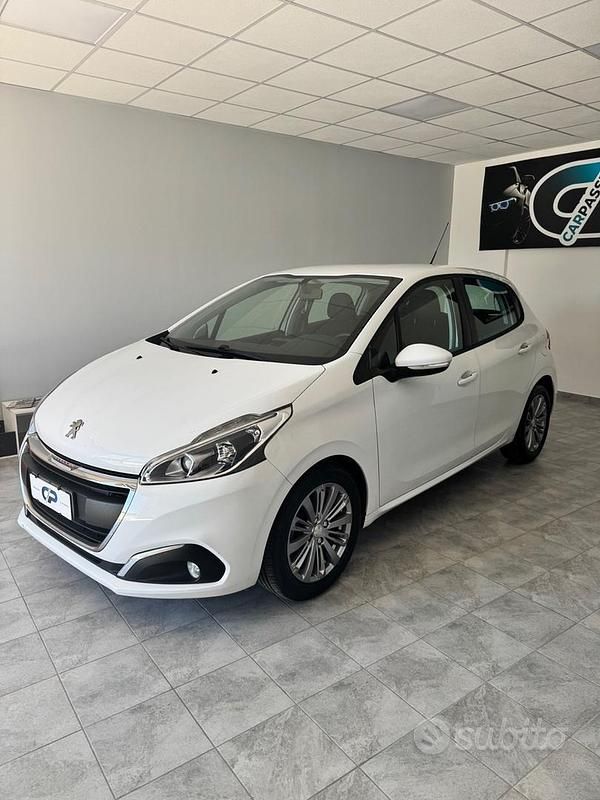 Usata Peugeot 208 Active 75 CV (55 kW) 2016 Bianco Utilitaria
