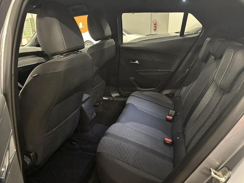 Usata Peugeot 2008 Allure 131 CV (96 kW) 2025 Grigio SUV