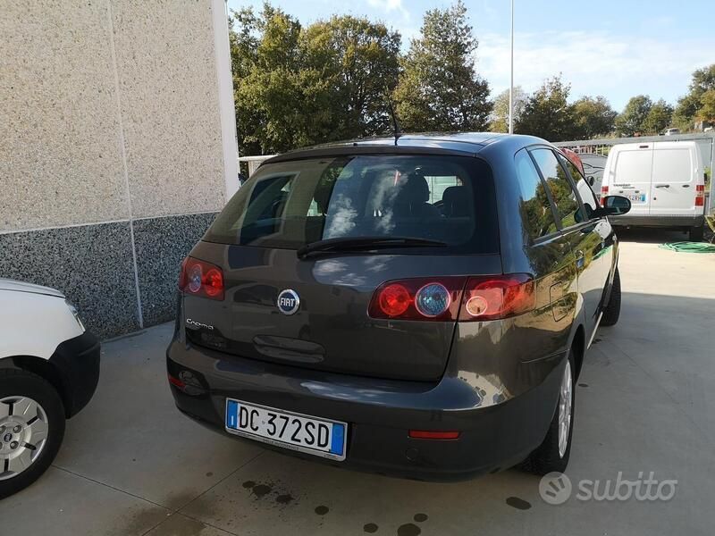 Usata Fiat Croma Dynamic 150 CV (110 kW) 2007 Grigio Station wagon