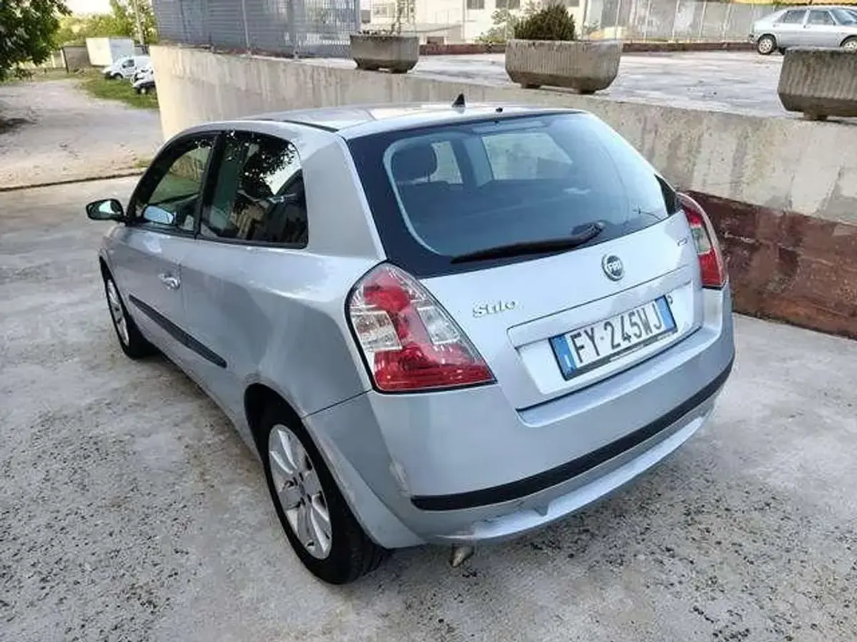 Usata Fiat Stilo 120 CV (88 kW) 2007 Grigio chiaro Station wagon