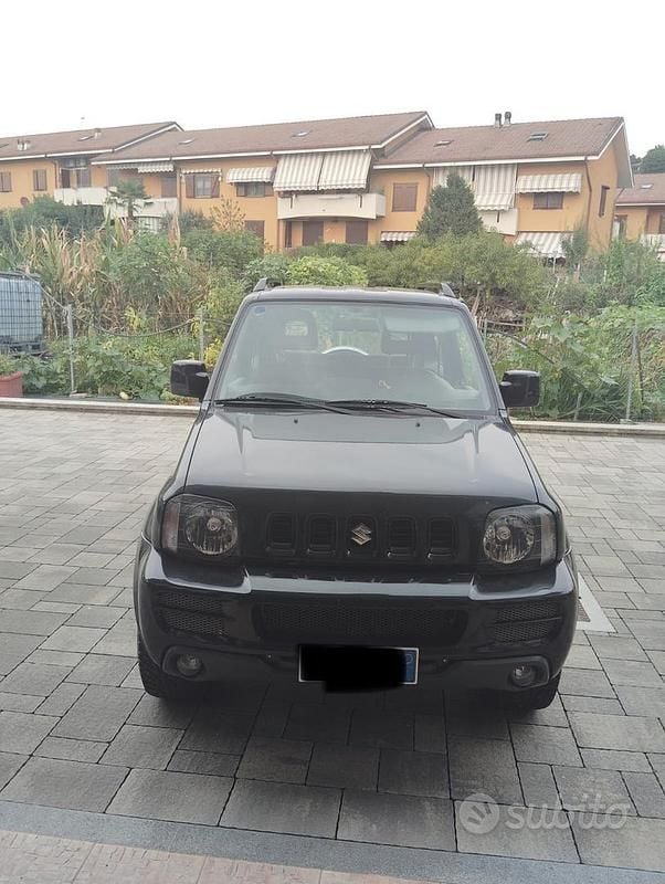 Nero Usata 2012 Suzuki Jimny SUV | 13.700 € (Buon prezzo) - Immagine 1/4