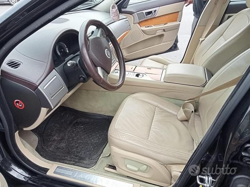 Usata Jaguar XF Premium Luxury 241 CV (177 kW) 2009 Nero Berlina