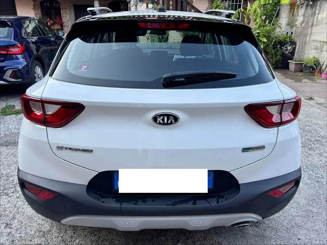 Usata Kia Stonic Style 101 CV (74 kW) 2021 Bianco SUV