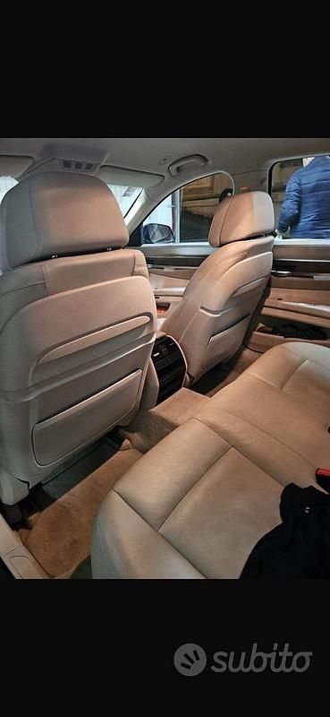 Usata BMW 730 258 CV (189 kW) 2013 Blu Berlina