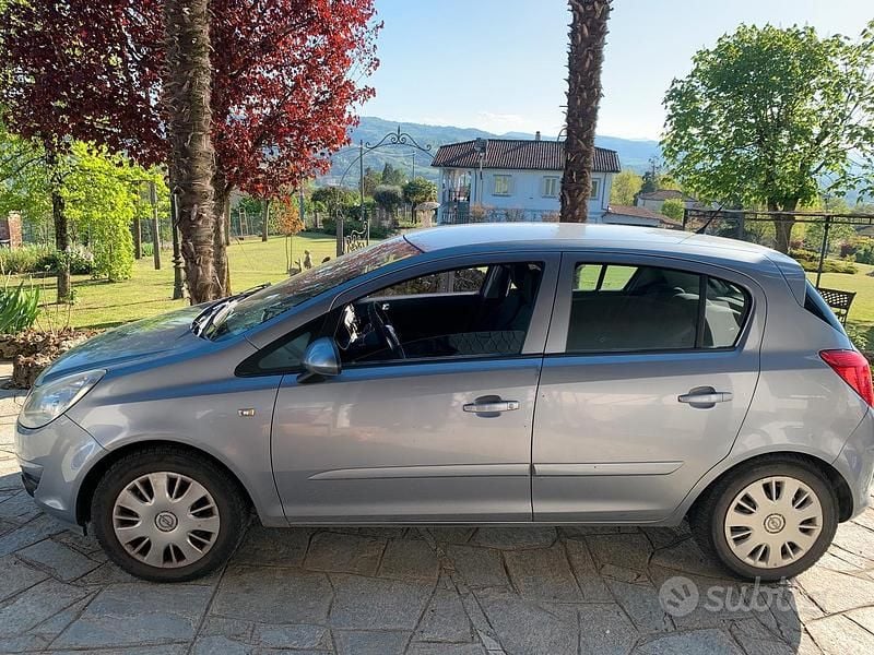 Usata Opel Corsa Club 80 CV (58 kW) 2007 Blu Utilitaria