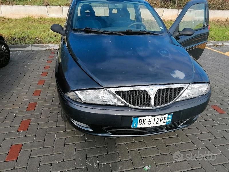 Usata Lancia Ypsilon 86 CV (63 kW) 2001 Utilitaria