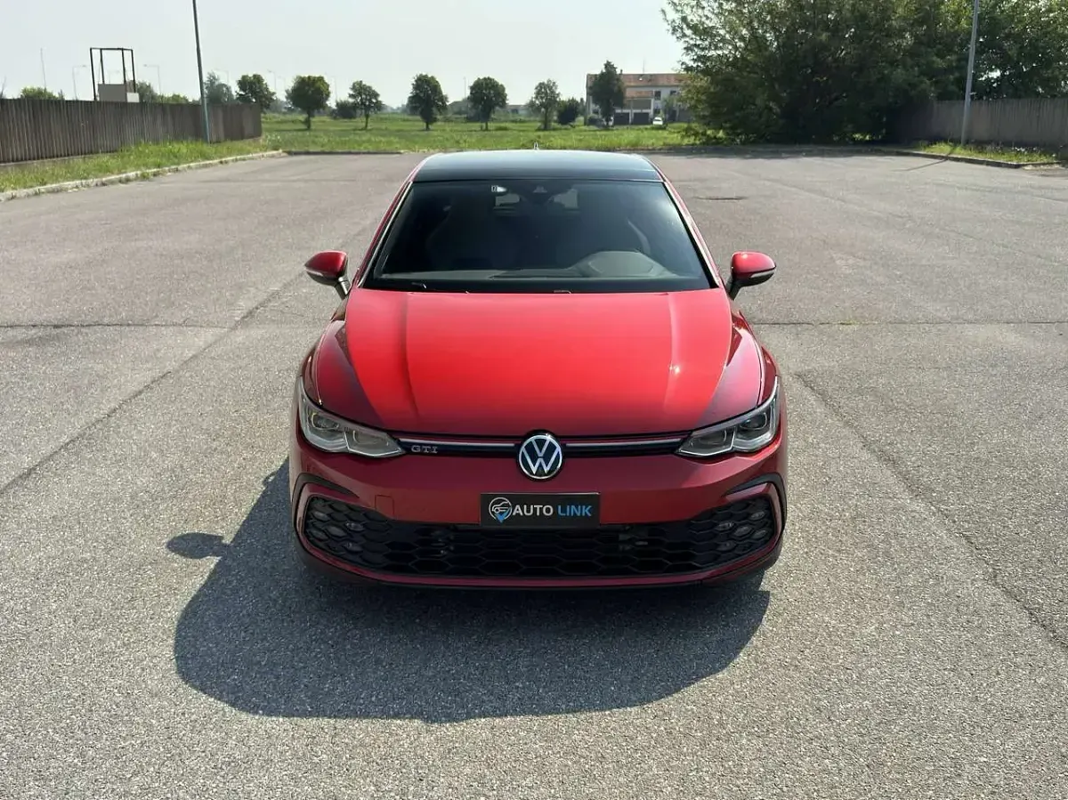 Usata VW Golf VIII GTI 245 CV (180 kW) 2022 Kings red metallic Berlina