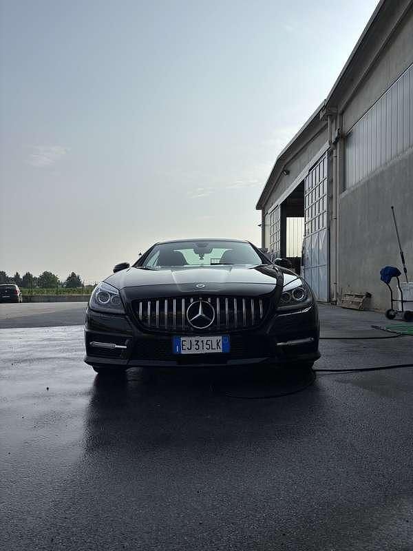 Nero Usata 2011 Mercedes SLK250 Premium Cabrio | 18.500 € (Buon prezzo) - Immagine 1/4