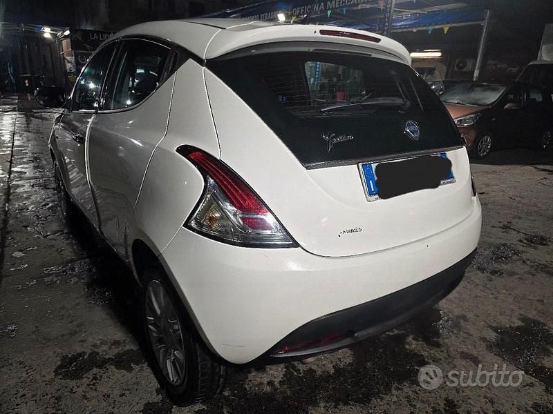 Usata Lancia Ypsilon Gold 80 CV (58 kW) 2014 Utilitaria