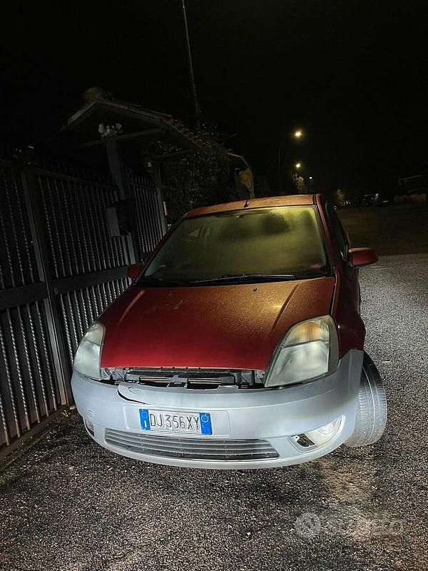 Usata Ford Fiesta 2007 Rosso Utilitaria