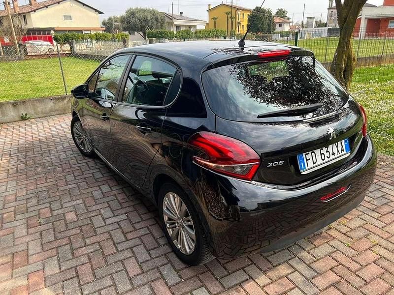 Usata Peugeot 208 Allure 82 CV (60 kW) 2016 Utilitaria