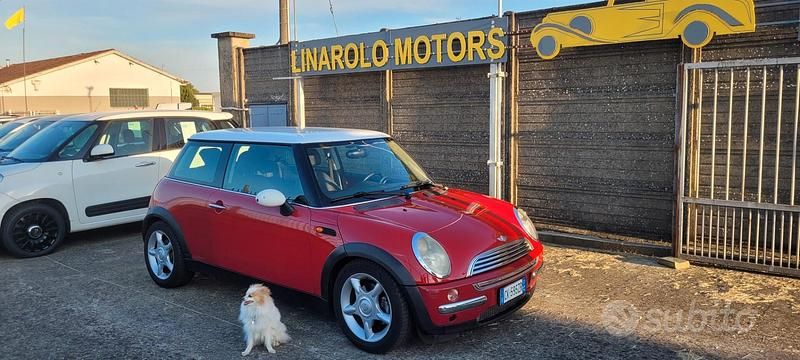 Rosso Usata 2003 Mini Cooper Due volumi | 2999 € (Buon prezzo) - Immagine 1/4