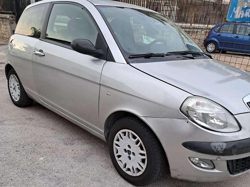 Usata Lancia Ypsilon 60 CV (44 kW) 2006 Utilitaria
