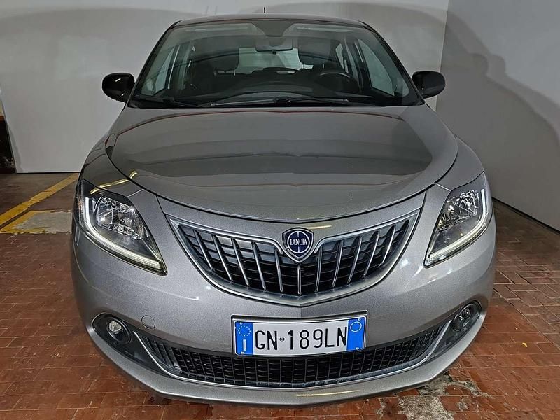 Usata Lancia Ypsilon Gold 69 CV (50 kW) 2023 Grigio Utilitaria