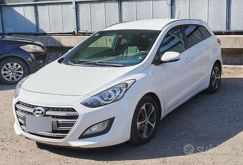 Usata Hyundai i30 GO! 110 CV (80 kW) 2017 Bianco Station wagon