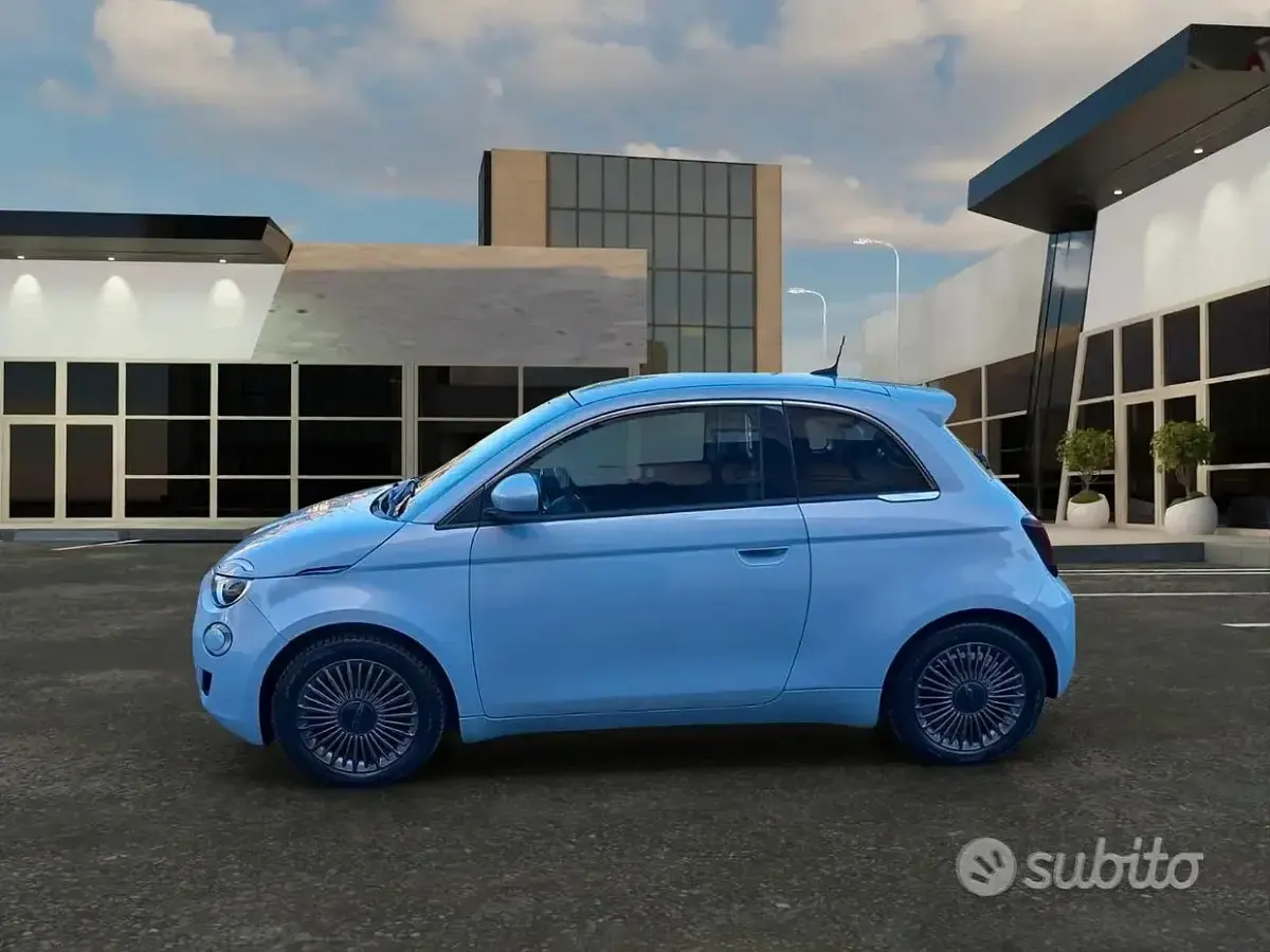 Usata Fiat 500e Opening Edition 86 kW (118 CV) 2020 Blu/azzurro Berlina