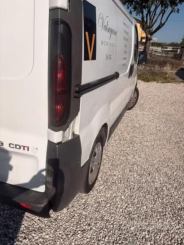 Usata Opel Vivaro 82 CV (60 kW) 2006 Bianco Monovolume