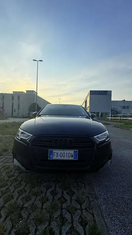 Usata Audi A3 Business 131 CV (96 kW) 2019 Berlina