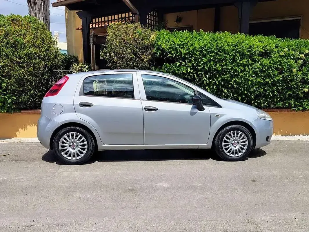 Usata Fiat Grande Punto Dynamic 75 CV (55 kW) 2009 Utilitaria