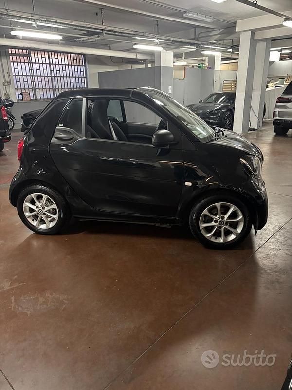 Usata Smart ForTwo Cabrio Prime 70 CV (51 kW) 2017 Nero Cabrio