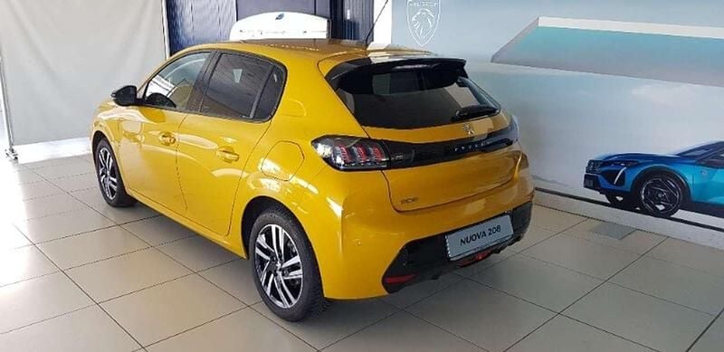 Usata Peugeot 208 Allure 102 CV (75 kW) 2021 Giallo Utilitaria