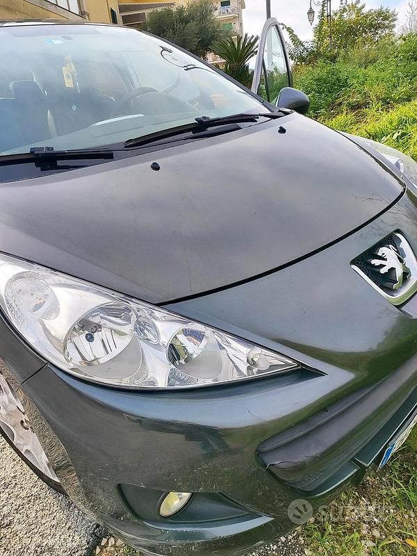 Usata Peugeot 207 75 CV (55 kW) 2011 Marrone Berlina