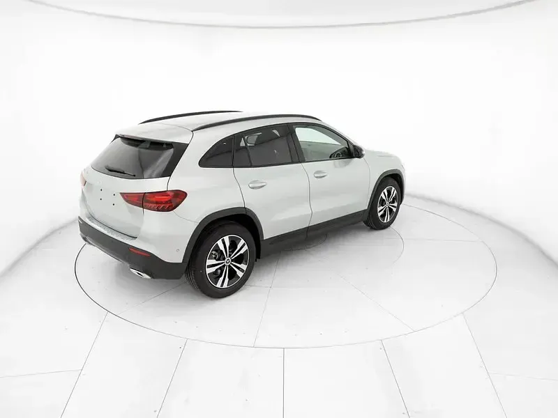 Nuova Mercedes GLA200 Progressive 150 CV (110 kW) 2026 Argento SUV