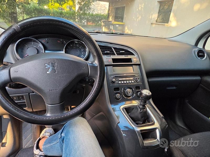 Usata Peugeot 5008 110 CV (80 kW) 2010 Bianco Monovolume