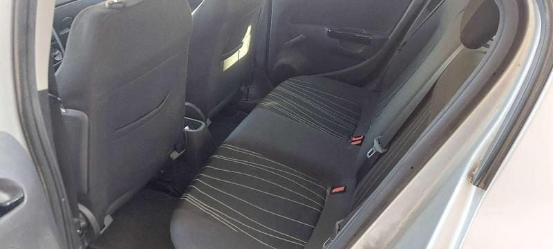 Usata Opel Corsa Edition 95 CV (69 kW) 2010 Argento Utilitaria