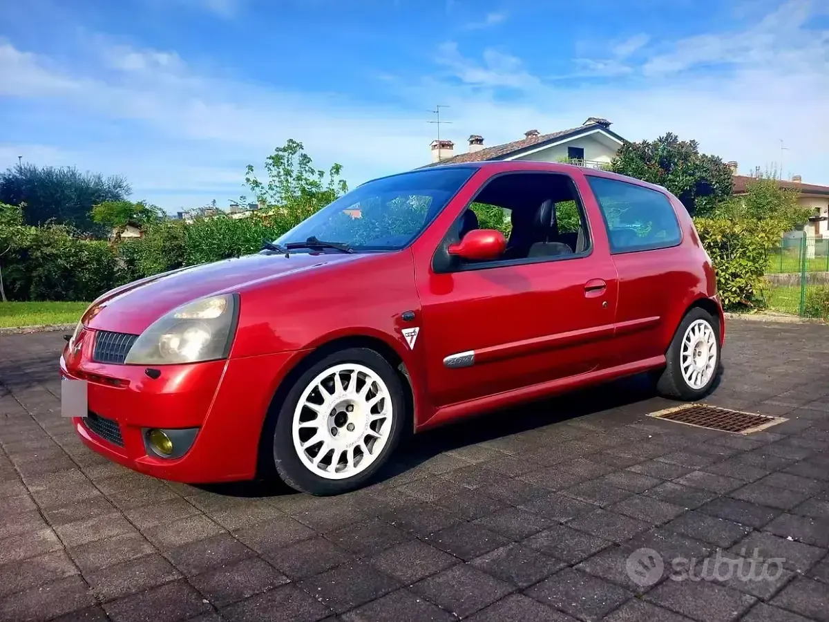 Usata Renault Clio R.S. 169 CV (124 kW) 2002 Utilitaria