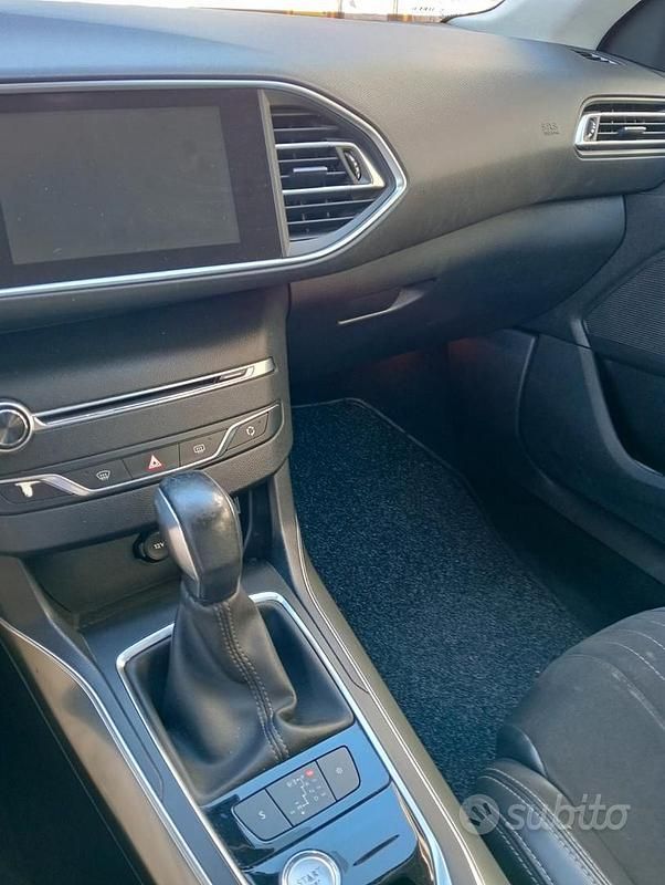 Usata Peugeot 308 Allure 2015 Nero Berlina