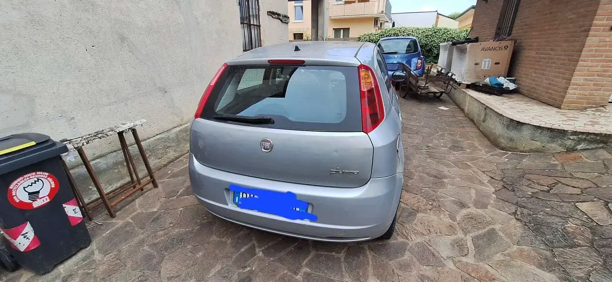 Usata Fiat Grande Punto Active 77 CV (56 kW) 2009 Argento Utilitaria