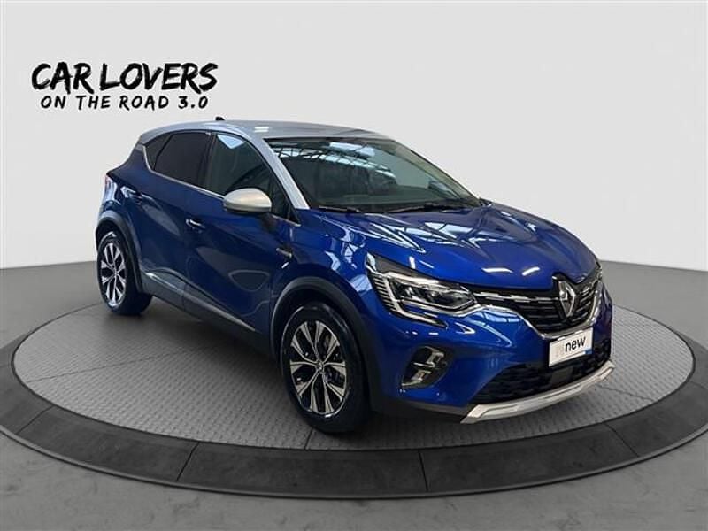 Usata Renault Captur Techno 145 CV (106 kW) 2023 Blu scuro SUV