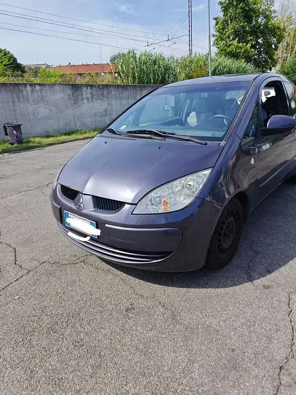 Usata Mitsubishi Colt Invite 75 CV (55 kW) 2006 Berlina