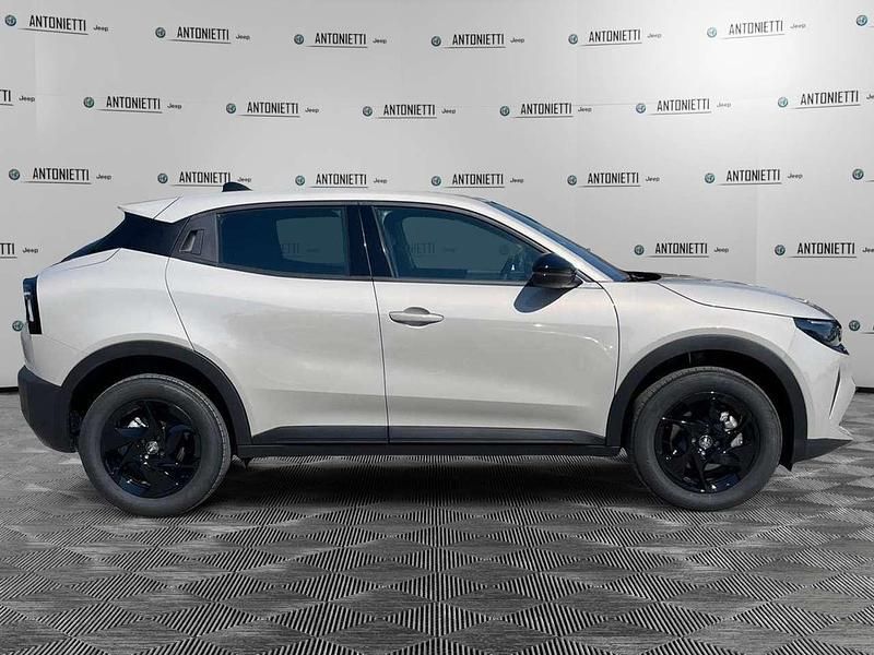 Nuova Alfa Romeo Junior 145 CV (106 kW) 2025 Beige SUV