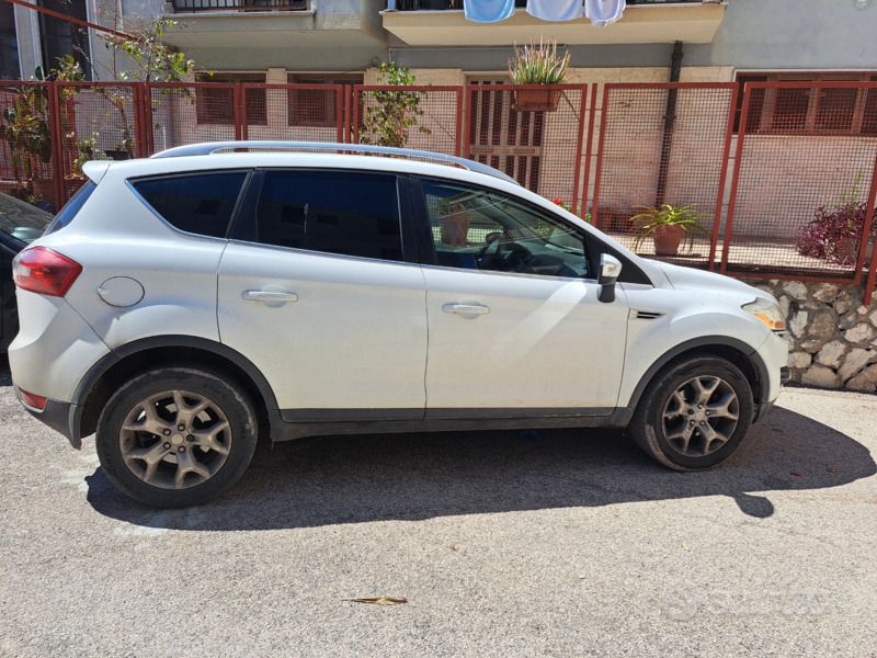 Usata 2009 Ford Kuga SUV | 3800 € - Immagine 1/1