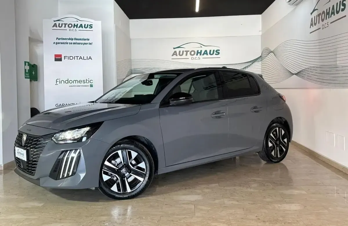 Usata Peugeot 208 101 CV (74 kW) 2025 Grigio Utilitaria