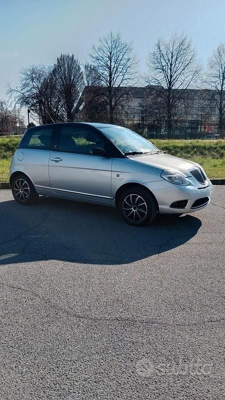 Usata Lancia Ypsilon 95 CV (69 kW) 2007 Grigio Utilitaria